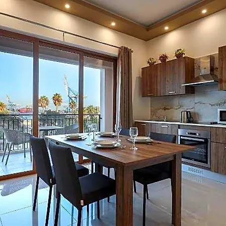 Luxurious Duplex Seafront W/ Amazing Sea Views 호텔 4*