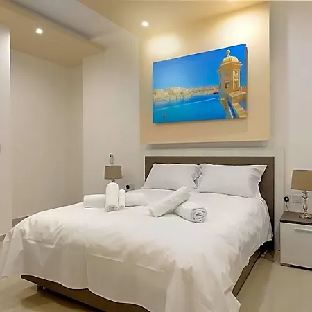 호텔 Luxurious Duplex Seafront W/ Amazing Sea Views Birżebbuġa
