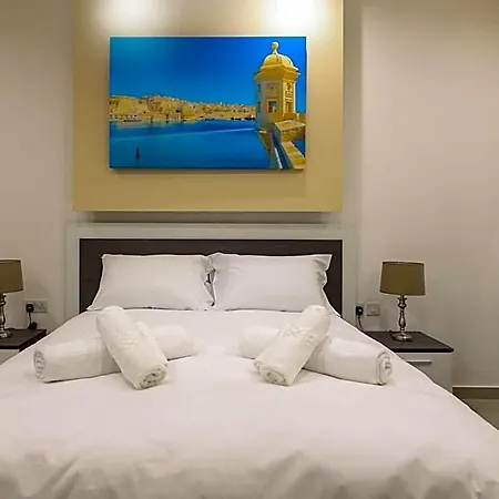 Luxurious Duplex Seafront W/ Amazing Sea Views 4*
